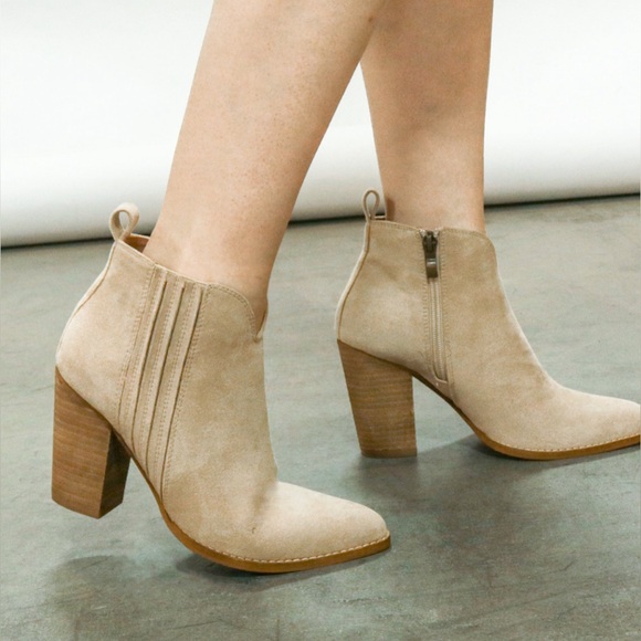 Beast Fashion Tan Suede Ankle Boots Size 9 Like NEW - Picture 2 of 9